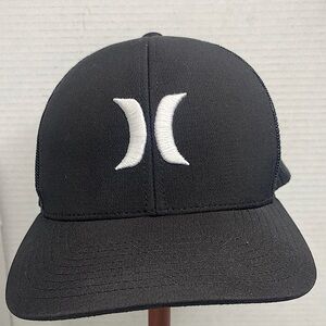 Black Hurley trucker hat‎